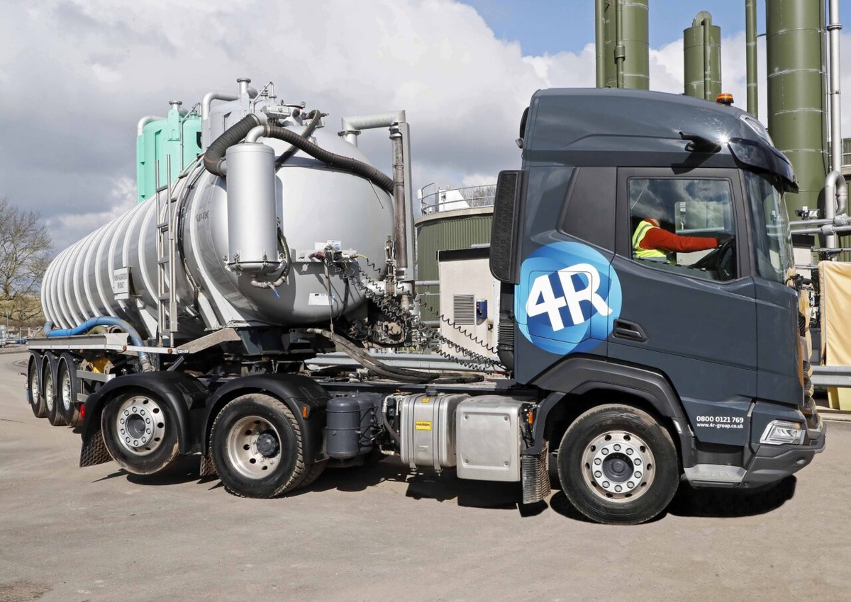 Five new <a href="/HarshLtd/">Harsh Ltd</a> equipped tractor units have just started work with the <a href="/4RGroup/">4RGroup</a>, which provides environmental services to utilities, industry and farming.

Find out more 👉 bulkandtipper.co.uk/4r-tankers/

#BulkandTipper #Harsh #4RGroup #NimblePublishing #FollowThePenguin
