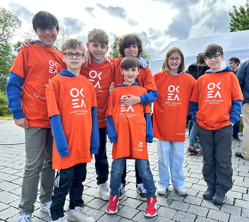Club Ajedrez Vetusta (@vetustachess) on Twitter photo LAS DOMINICAS GANAN LA FINAL DE NORUEGA DE PEQUEÑOS GIGANTES!
Coincidiendo con <a href="/NorwayChess/">Norway Chess</a> se celebró la final de Pequeños Gigantes y #Dominicas de Oviedo con los profesores del <a href="/VetustaChess/">Club Ajedrez Vetusta</a> <a href="/AitorAA_Chess/">Aitor Alonso Alvarez</a> e <a href="/IvanAndrsGonzle/">Ivan Andrés González</a> ganaron todos sus encuentros turneringsservice.sjakklubb.no/standings.aspx… LAS DOMINICAS GANAN LA FINAL DE NORUEGA DE PEQUEÑOS GIGANTES!
Coincidiendo con <a href="/NorwayChess/">Norway Chess</a> se celebró la final de Pequeños Gigantes y #Dominicas de Oviedo con los profesores del <a href="/VetustaChess/">Club Ajedrez Vetusta</a> <a href="/AitorAA_Chess/">Aitor Alonso Alvarez</a> e <a href="/IvanAndrsGonzle/">Ivan Andrés González</a> ganaron todos sus encuentros turneringsservice.sjakklubb.no/standings.aspx…