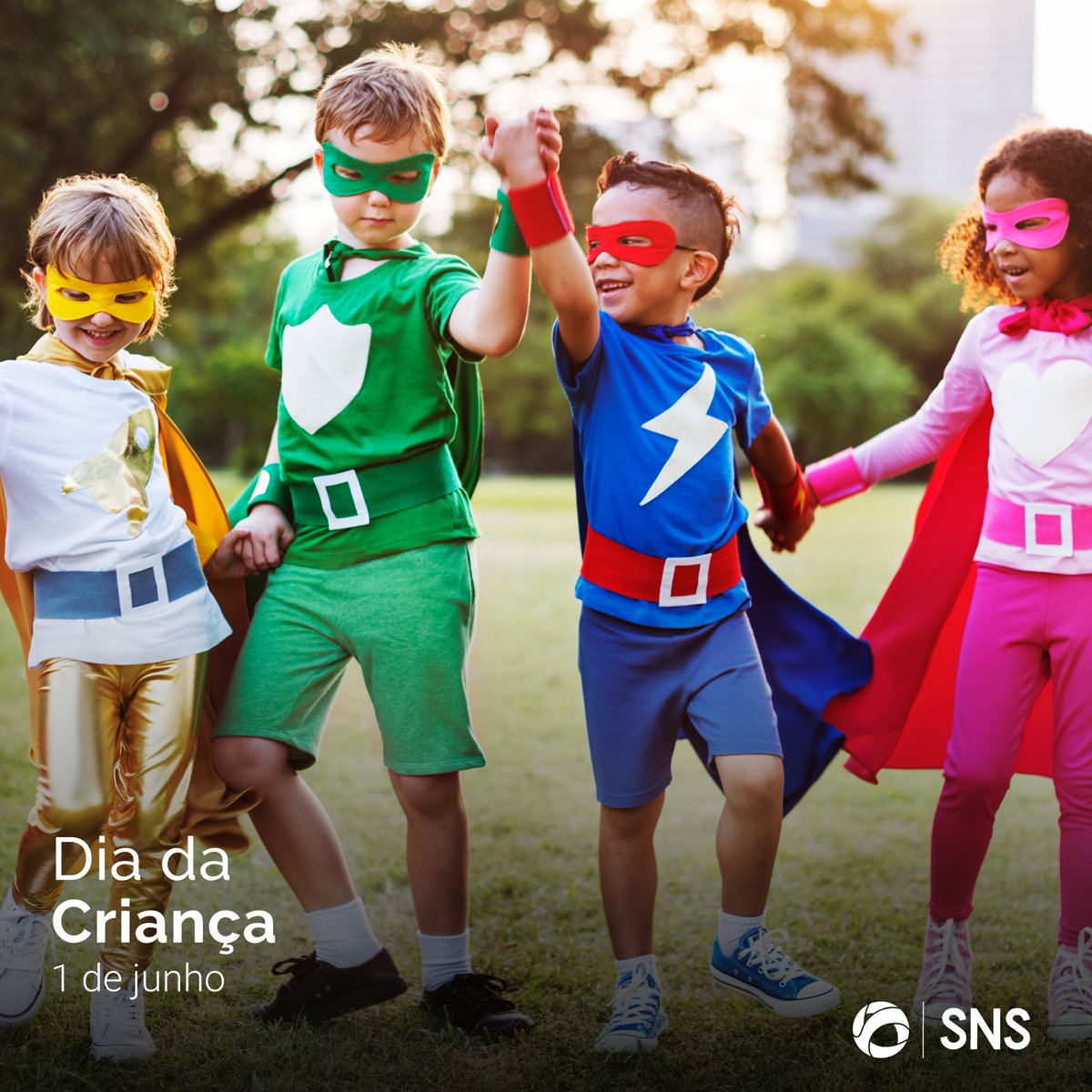 SNS_Portugal's tweet image. Ver o mundo através dos olhos das crianças é permitirmo-nos sonhar, partilhar sorrisos, dedicar tempo a quem nos rodeia, cultivar abraços e tolerância. A felicidade também é saúde! #Saúde #SNS #Criança