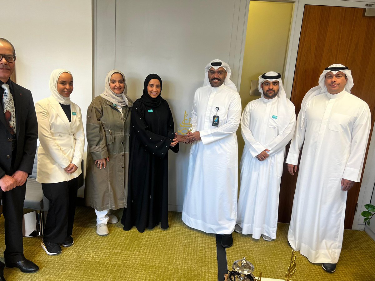 تستضيف كلية العلوم الحياتية فعاليات الموسم الثالث من برنامج “واعد” التنموي بالشراكة مع الهيئة العامة للشباب في إطار دعمها المتواصل لتمكين الشباب الكويتي حيث يهدف البرنامج إلى تدريب وتأهيل 300 شاب وشابة من الفئة العمرية 14-17 سنة خلال فصل الصيف

للتفاصيل 👇🏻
instagram.com/p/DKO9HCIsEK9/…