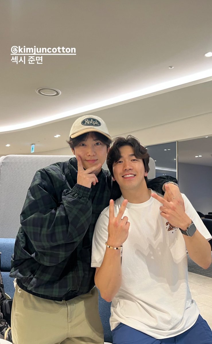 Suho posing with Hayden Won his co-actor in Missing Crown Prince

Cr: Hayden Won IG story (@.hayden_won)

#WhatSuhoDoes #SUHO #수호 #김준면 #EXO