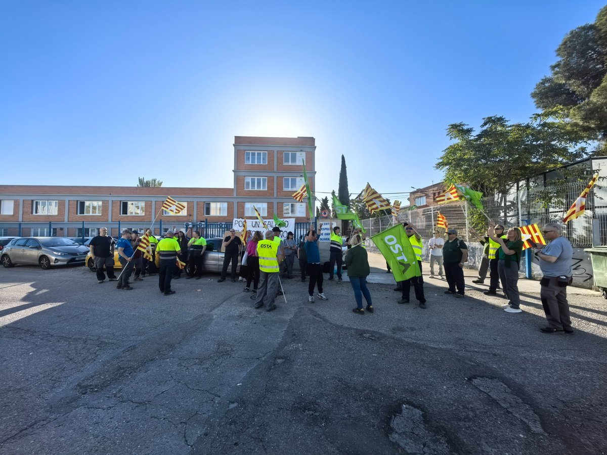 📢 Comienza la huelga en el Centro Especial de Empleo Oliver de #ATADES por unos salarios justos y dignos 💪🏽

👥 Con un seguimiento mayoritario de la plantilla, paralizando en su totalidad la producción de la empresa. ⚠️

📅 Próximos paros : 3, 5, 10 y 12 de junio de 2025.