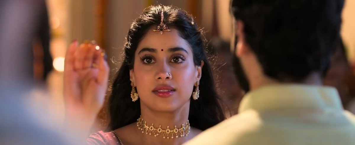 JanhviKUniverse's tweet photo. #ParamSundari teaser out now!!❤️

Watch here: https://t.co/7j8M2W9hQM

#JanhviKapoor #SidharthMalhotra https://t.co/RkYRAhjpGx