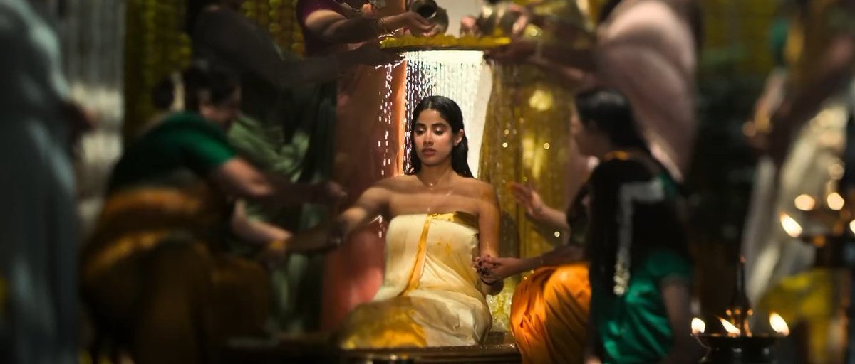 JanhviKUniverse's tweet photo. #ParamSundari teaser out now!!❤️

Watch here: https://t.co/7j8M2W9hQM

#JanhviKapoor #SidharthMalhotra https://t.co/RkYRAhjpGx