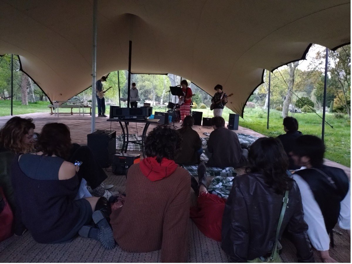 StAndGradSchool's tweet image. 🎨 “I applied my recent learning to curate my first fully outdoor and site-responsive exhibition” — MHS MLitt student Maggie Chung brought their work to life at St Andrews Arts Night 🌿 Supported by the GSIS Community Fund!
🔗 st-andrews.ac.uk/graduate-schoo…
@MHSStAndrews