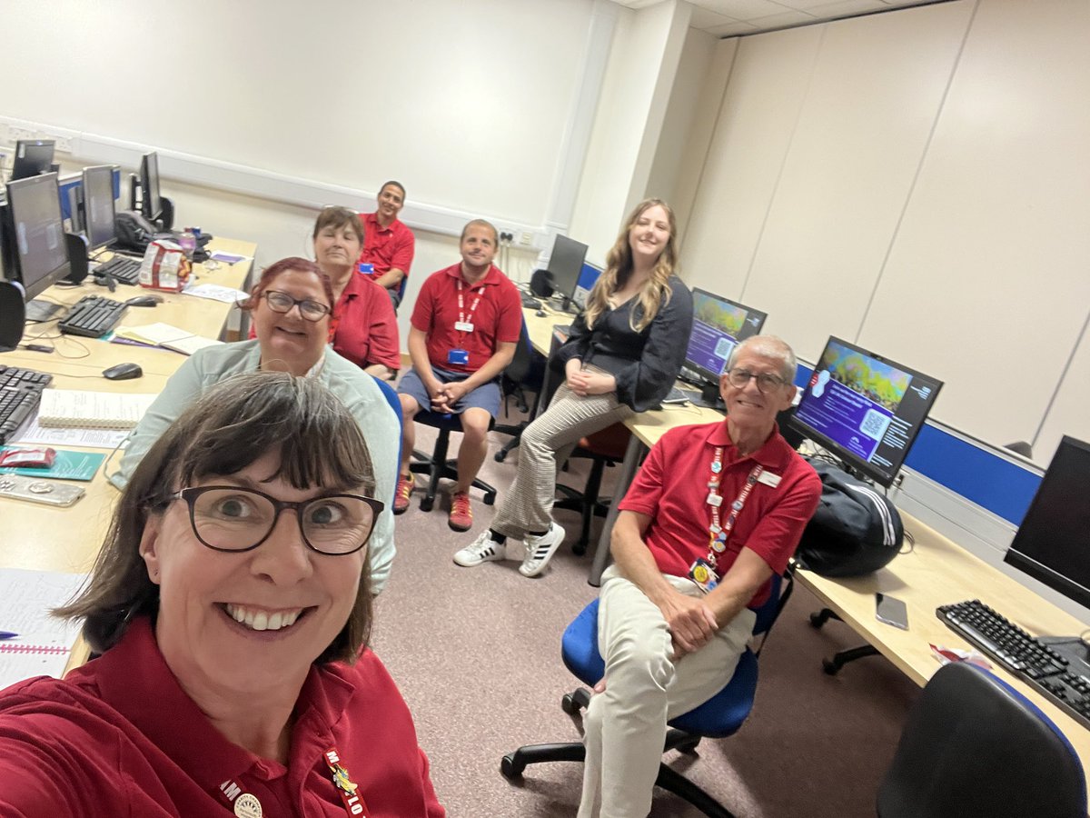 Really useful and informative teaching session from Amy, one of our awesome audiologists 👏 more tips gained on supporting our patients with hearing impairments and troubleshooting h/aid issues #proudtobeaFLO #proudtobePHU