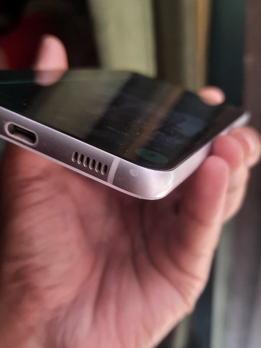 vayunandini's tweet photo. Now @SamsungIndia says a scratch on the frame means no help? Seriously?

Your service centers tossed him around, GTB Nagar refused him, Ashok Vihar made up a "dent" that isn't even real.

Is this how you serve loyal customers?

#GreenLineIssue
@SamsungIndia
@SamsungMobile https://t.co/v5p9cPXOvG