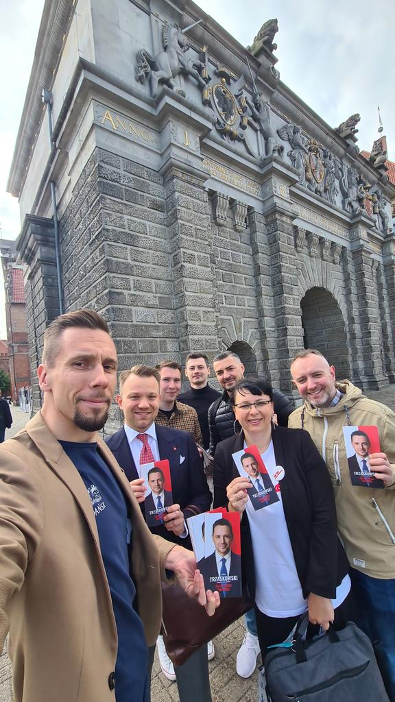 Łukasz Bejm (@lukaszbejm) on Twitter photo Pełen energii poranek w pięknym Gdańsku ❤️
#WygraCałaPolska #Trzaskowski2025
<a href="/MateuszSkarbek/">Mateusz Skarbek</a> <a href="/_jakubwrobel_/">Jakub Wróbel</a> <a href="/macewicz_/">Radosław Macewicz 🇵🇱🇪🇺</a> Pełen energii poranek w pięknym Gdańsku ❤️
#WygraCałaPolska #Trzaskowski2025
<a href="/MateuszSkarbek/">Mateusz Skarbek</a> <a href="/_jakubwrobel_/">Jakub Wróbel</a> <a href="/macewicz_/">Radosław Macewicz 🇵🇱🇪🇺</a>