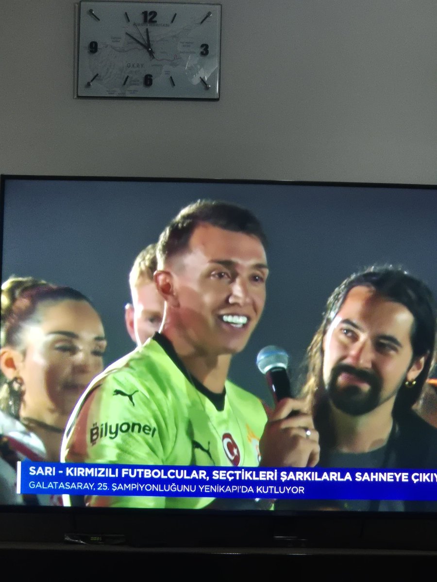 Hamdi BaBa (@seko2526) on Twitter photo Asla ve asla hiç bir zaman unutmayacağız NANDO💛♥️🦁
Tercüman abinin bakışları 💔
<a href="/1_Muslera_25/">Fernando Muslera</a> 💛♥️🦁🏆
Fernando Muslera Galatasaray
#ALTIN Asla ve asla hiç bir zaman unutmayacağız NANDO💛♥️🦁
Tercüman abinin bakışları 💔
<a href="/1_Muslera_25/">Fernando Muslera</a> 💛♥️🦁🏆
Fernando Muslera Galatasaray
#ALTIN