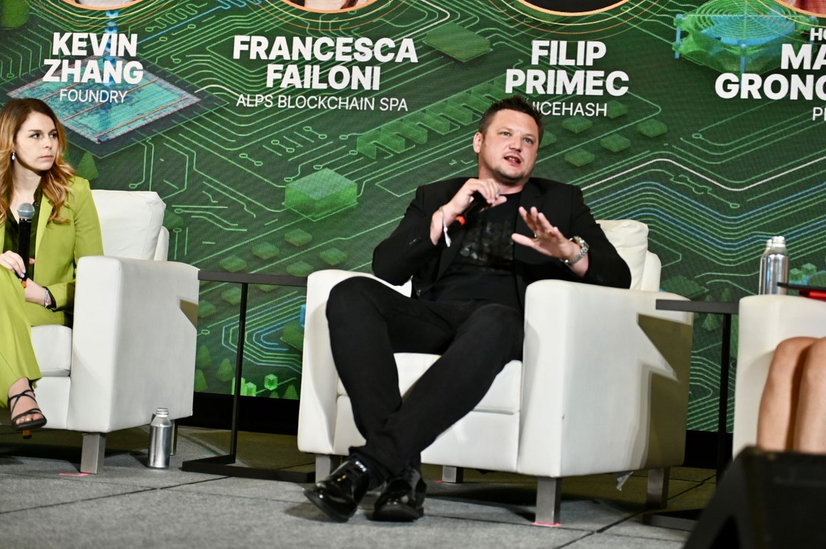 NiceHashMining's tweet image. 💬 "What's coming is big interest in managing and controlling hashrate" 
@FilipPrimec , Chief Legal Officer at NiceHash, live at 
@TheBitcoinConf 

#Hashrate #Bitcoin2025 #NiceHash #Mining