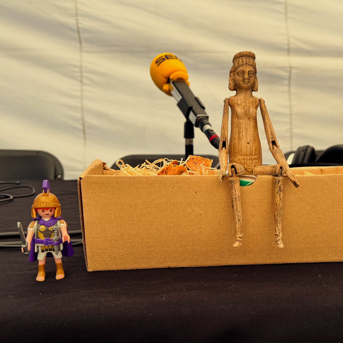 🔎 Esta es #lapistadelcronovisor de esta semana, aunque ya ha habido “señales” estos días… a ver si adivináis el tema del próximo viaje en el tiempo 🤔🧐