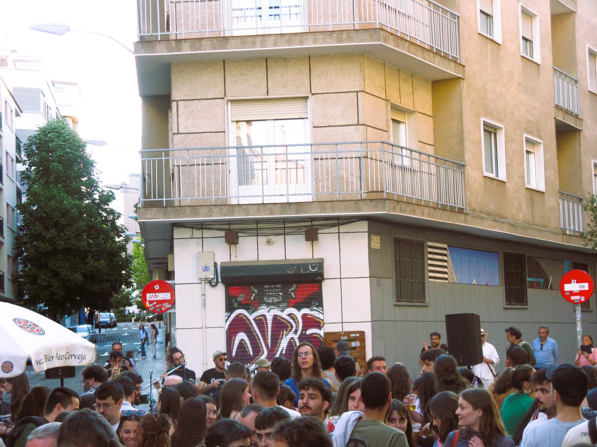 Fiesta 10 años de SOCYL: un día inolvidable. Todavía nos dura la resaca emocional de todo lo vivido el sábado en el barrio del Oeste. Gracias al Bar Macondo, ZOES,  los grupos ENTAVÍA y CUARTETO CO, las socias y socios que organizaron desde hace semanas. #sociología
