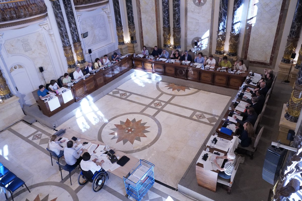 📸Udalbatzar eguna. 
➡️Puedes seguir el pleno aquí: youtube.com/watch?v=GzT-bs…
#Donostia #SanSebastian