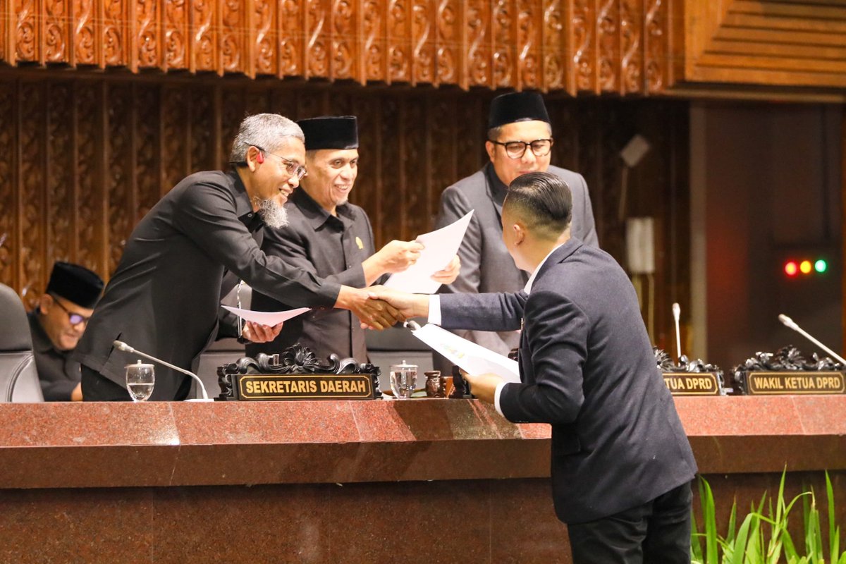 33 BPR BKK se-Jateng Siap Merger Jadi Bank Syariah, Asetnya Bisa Capai Rp12 Triliun - 
#JatengGayeng
 jatengprov.go.id/publik/33-bpr-…