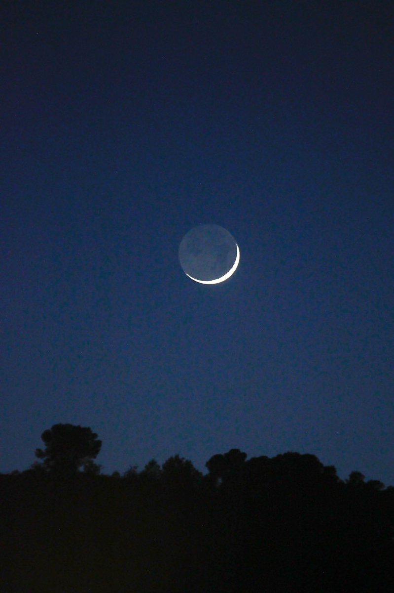 A tiny moon in a beautiful image by @AstroSabadell member Carles Labordena.
Wow‼️