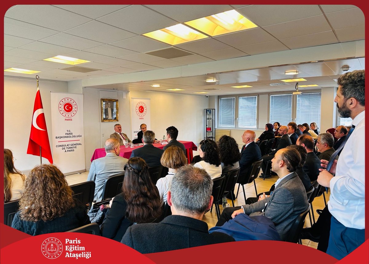 Parisegitim's tweet image. Yükseköğretim ve Yurt Dışı Eğitim Gn. Md. Sn. Fethi Fahri Kaya Başkonsolosluğumuzu ziyaret ederek Başkonsolosumuz Sn. Kerem Yılmaz’ın da katılımlarıyla Ataşeliğimizde görevli
öğretmenler, burslu öğrencilerimiz ve STK yetkilileri ile bir araya geldi.

@tcmeb
@mebyyegm
@TC_ParisBK