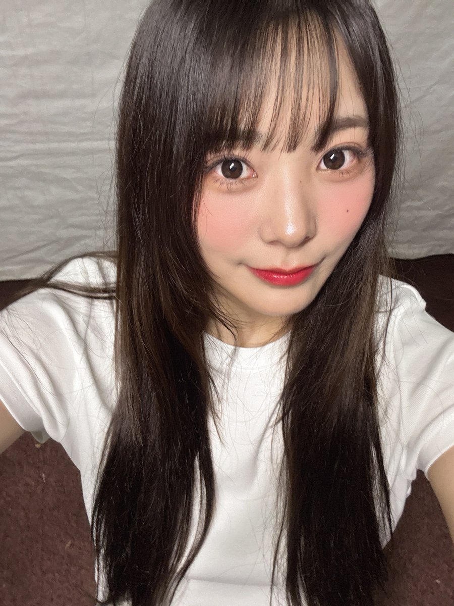 @Weekly_QWER: May,29,2025 Siyeon naver fancafe post MINGMING🤍 Hi! Today we're going to the festival again! Let's go to the place that was well-received last year!! I'm really looking forward to what kind of scenery it will be I'm glad that my skills have leveled up a bit this year, so…