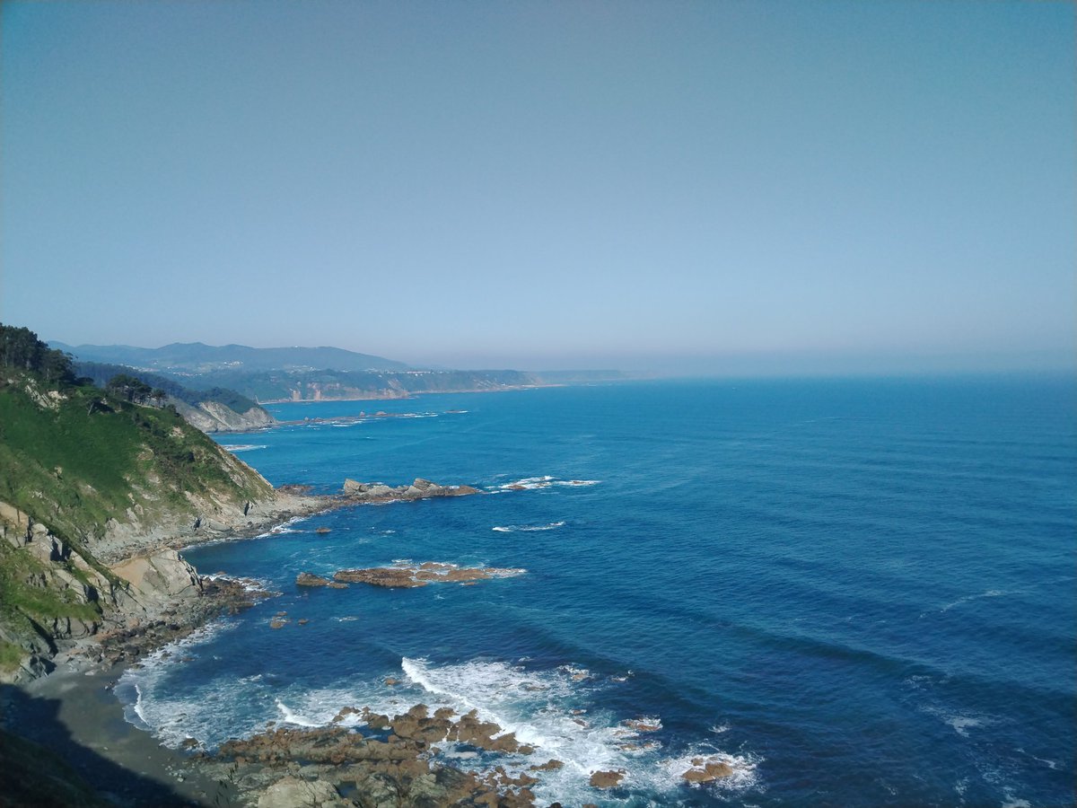 diegojc411's tweet photo. 10.00 horas costa occidental desde el mirador del espiritu santo, Muros de Nalon https://t.co/kdh0qw6JVx