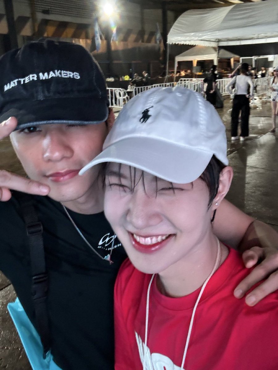 Melple_May tweet media