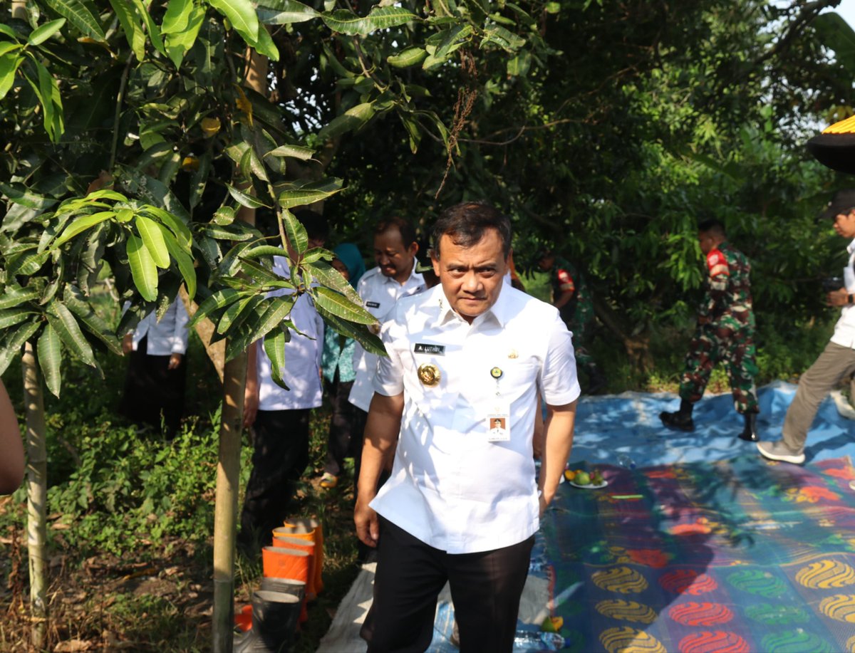 Ahmad Luthfi Bidik Peluang Pengelolaan Sampah Berbasis Desa - 
#JatengGayeng
 jatengprov.go.id/publik/ahmad-l…