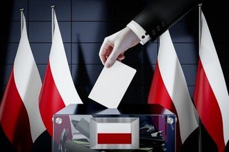 PutinizmPolski's tweet photo. Trzaskowski nie był moim pierwszym ani drugim wyborem, co pewnie jest jasne dla tych, którzy mnie czytają. Tym jaśniejsze jest pewnie, że nie ma opcji, bym zagłosował na Batyra. Uważam, że sztab KO położył tę kampanię, popełniając niemal te same błędy co Komorowski dekadę temu. Nie podoba mi się wybór, który mam w tej drugiej turze, ale taki mam i jojczenie tego nie zmieni, a nie dokonywanie wyboru to też dokonywanie wyboru, tylko rękami tych, którzy w niedzielę pójdą zagłosować. Trzeba wybrać najlepiej jak się w danych okolicznościach da. Po prostu mniejsze zło.

Ostatnie dwa zdania są często odsądzane od czci i wiary, bo wielu platformerskich ultrasów typu Giertych zadbało o to, by zrobić z tego narzędzie szantażu moralnego. Ja się nie bawię w połajanki, nie będę tu nikogo nazywał faszystą, zdrajcą czy tym, który w Jedwabnem podłożyłby ogień pod stodołą. Zamiast tego postaram się pokrótce przedstawić kilka powodów, by mimo wszystko, choćby Was od zaciskania zębów żuchwa bolała, zagłosować jednak na Rafika, a nie Batyra.

Po pierwsze: przez ostatnie półtora roku ten rząd miał wygodną wymówkę, by niewiele robić. “Bo Duda zawetuje”. Nie jest to bezpodstawne, Duda z pewnością im powiedział, że będzie wetował jakiekolwiek sprzątanie po PiS, co nie zmienia faktu, że mogli jednak próbować, rzucać w niego tymi ustawami legalizującymi aborcję, przywracającymi konstytucyjny ład, dającymi prawa LGBT i tak dalej. Nie robili tego, bo zawsze mogli powiedzieć, że on i tak zawetuje. Jeśli prezydentem zostanie Batyr, będziemy mieli 2,5 roku tego samego. Rząd będzie sparaliżowany, nic albo prawie nic nie będzie naprawione, Wy będziecie coraz bardziej wkurwieni tym stanem rzeczy, będzie przybywać głosów, że nie na to się umawiano w 2023. Jeśli prezydentem zostanie Trzaskowski, rząd nie będzie miał tej wymówki.

Z tego wynika po drugie: Trzaskowski daje JAKĄKOLWIEK nadzieję na podpisanie jakichkolwiek ustaw, na które prawdopodobnie czekacie. Tak, nie ma gwarancji, że Giertychy i Kosiniaki-Amisze pozwolą im wyjść z Sejmu. Nie ma gwarancji, że Rafik przy którejś nie powie “nie no, tyle to nie” i jednak zawetuje. Ale zachowując w tym wszystkim zdrowy rozsądek, możemy domniemywać, że wiele jednak podpisze. W przypadku Batyra macie kurwa PEWNOŚĆ, że tak nie będzie. Nie tylko dlatego, że to android Prezesa, ale także dlatego, że ten gość jest szczerze i od lat totalną konserwą. A jeśli wydaje Wam się, że Was to nie dotyczy, to znaczy tylko, jak pisał ostatnio Jacek Dehnel, że macie przywilej bycia osobą, które to nie dotyczy. Cytując Dehnela: “To znaczy, że nie jesteście nastoletnim gejem z małego miasteczka albo lesbijką, wychowującą dziecko z partnerką; że nie jesteście kobietą, której „w razie czego” nie będzie stać, żeby pojechać na aborcję za granicę (ani jej partnerem). To znaczy, że Wasze osobiste prawa i wolności nie wydają się zagrożone tym, czy do władzy dojdzie teraz Nawrocki, a w następnym cyklu parlamentarnym, po dwóch kolejnych latach rządów koalicji, która będzie blokowana przez prezydenta i podległy mu pseudo-TK, więc nie przepchnie żadnych ustaw – tym, że do władzy dojedzie koalicja PiSu z Konfą czy Braunem”.

Bowiem, czy się to Wam podoba czy nie, PiS i Konfa już teraz mają w sondażach większość. Jeśli ten rząd odzyska sprawczość jest jakaś nadzieja, że jednak w 2027 nie dostaniemy brunatnego powrotu. Jeśli ten rząd będzie dalej sparaliżowany, a PiS dodatkowo wzmocniony wielkim zwycięstwem, jest właściwie pewne, że za 2,5 roku Mentzen będzie wicepremierem, Bosaki, Hogi, Bryłki, Zajączkowskie i tak dalej ministrami, a kto wie, czy arytmetyka nie zrobi z ministra także Brauna, Zapałowskiego czy Skalika. Nie, mi też się nie podoba, że muszę głosować w tym celu na Rafika, ale nie mam innego wyboru.

A pamiętajcie, że jest jeszcze opcja ze zdradą PSL i Mentzenem wicepremierem jeszcze w tym roku.

Po trzecie: Batyr to dresiarz, a dresiarz nie powinien być prezydentem. W ogóle jestem w szoku, że to proste zdanie wymaga przypomnienia, ale najwidoczniej tak. To naprawdę nie jest miejsce na wosiowanie i pseudoklasową wrażliwość czy bajeczki o “dobrym chłopaku z bloku, który osiągnął sukces”. Dobre chłopaki z bloków nie latały z towarem i nie kolegowały się z mordercami, ok?  Wszystkie elementy tego człowieka pokazują, że to po prostu gangus wciśnięty w garnitur: koledzy gangusy, koledzy neonaziole, bramkowanie w klubie, ogarnianie dziewczyn, przekręt na mieszkaniu, “patriotyczne tatuaże” i tak dalej. Pisowscy spin doktorzy mogą się teraz dwoić i troić by robić Wam wodę z mózgu, przekonując, że to jest jednak spoko, że 30-letni chłop napierdala się w lesie z innymi chłopami z powodu koloru szalika, a robi to w towarzystwie gangsterów, handlarzy ludźmi, morderców i neonazistów. Ale dobrze wiecie, że normalnemu człowiekowi nawet nie przyjdzie do głowy tak spędzić weekendu. Nie potrzeba nam “normalizowania gopnika”, jak to miało miejsce w Rosji. Tam też Putin zdobył serca poddanych imagem podwórkowego łobuza, sportowca i twardziela ze służb. A potem okazało się, szok i niedowierzanie, że za tym wizerunkiem stoi równie prymitywna kultura, która, że tak powiem, spłynęła w dół. Polska nie stanie się Rosją, ale normalizowanie gangsterki to ostatnie czego potrzebujemy w czasach szorującej po dnie debaty publicznej.

Po czwarte: śmiejcie się z bążura ile chcecie, ale prawda jest taka, że Trzaskowski jest po prostu dobrze wykształcony, a od 7 lat zarządza 2-milionowym miastem z budżetem rzędu 25 mld złotych rocznie. Batyr ma doświadczenie tylko w byciu tępym narzędziem w pisowskiej urawniłowce na odcinku historycznym, w robieniu przekrętów i załatwianiu panienek oraz tłuczeniu się po łbach. Nawet jeśli uznacie, że nie ma w tym nic złego, to na pewno nie dodaje to żadnych kompetencji.

Po piąte: przedwczoraj odbył się pierwszy polski CPAC. Byłem na nim i dziś zamieszczę relację. Ale na krótko powiem Wam tak: żodyn nie będzie uprawiał takiej polityki na kolanach, jak Batyr wobec Trumpa. Pisowcy z radością weszli w rolę podnożka trumpistów, odnogi trumpizmu, a trumpistowscy notable i influencerzy jeden po drugim opowiadali jak to tylko Karol może przynieść zwycięstwo w globalnej wojnie z globalnym globalizmem.

Po szóste i ostatnie: możecie to wypierać albo ignorować, ale oni po tamtej stronie nie mają takich skrupułów i wątpliwości. Mogliśmy sobie jojczyć, że KO robiło ukłony do Konfy (bo tak było), albo że Rafik próbował ugłaskać Mentzena (bo tak było) i tak dalej. W tym czasie Przemysław Wipler wyszedł na CPAC i w imieniu Konfederacji dał pełne poparcie Nawrockiemu, podobnie jak Mentzen dzień później. Tymczasem hasło “Byle Nie Trzaskowski” doskonale rezonuje nie tylko w PiS i Konfederacji, ale także u braunistów, nacków, PutinVersteherów, Janusza Walusia i innych szurów czy faszystów. Oni też pewnie nie lubią Batyra, ale i tak na niego zagłosują.

I to tyle. Nie musicie się uśmiechać nad urną. Ba, ja się nie uśmiecham nad urną od lat i szczerze polecam nie przywiązywać się emocjonalnie do jakiejkolwiek partii czy kandydata. Zanim się obejrzycie, albo się staniecie jakimiś aktywistami, albo bardzo szybko zostaniecie w ten czy inny sposób zdradzeni, oszukani, rozczarowani. Zamiast uśmiechania się polecam spokojne i racjonalne rozważenie, po kim można spodziewać się mniej szkód i więcej dobrych rozwiązań. I nawet jeśli jednemu kandydatowi wystawicie 1/10, a drugiemu 3/10, to rozum, logika i godność człowieka, każą wrzucić kartkę za tym drugim.

To jedyny i ostatni post, który napiszę na ten temat. Mam nadzieję, że pomogłem.