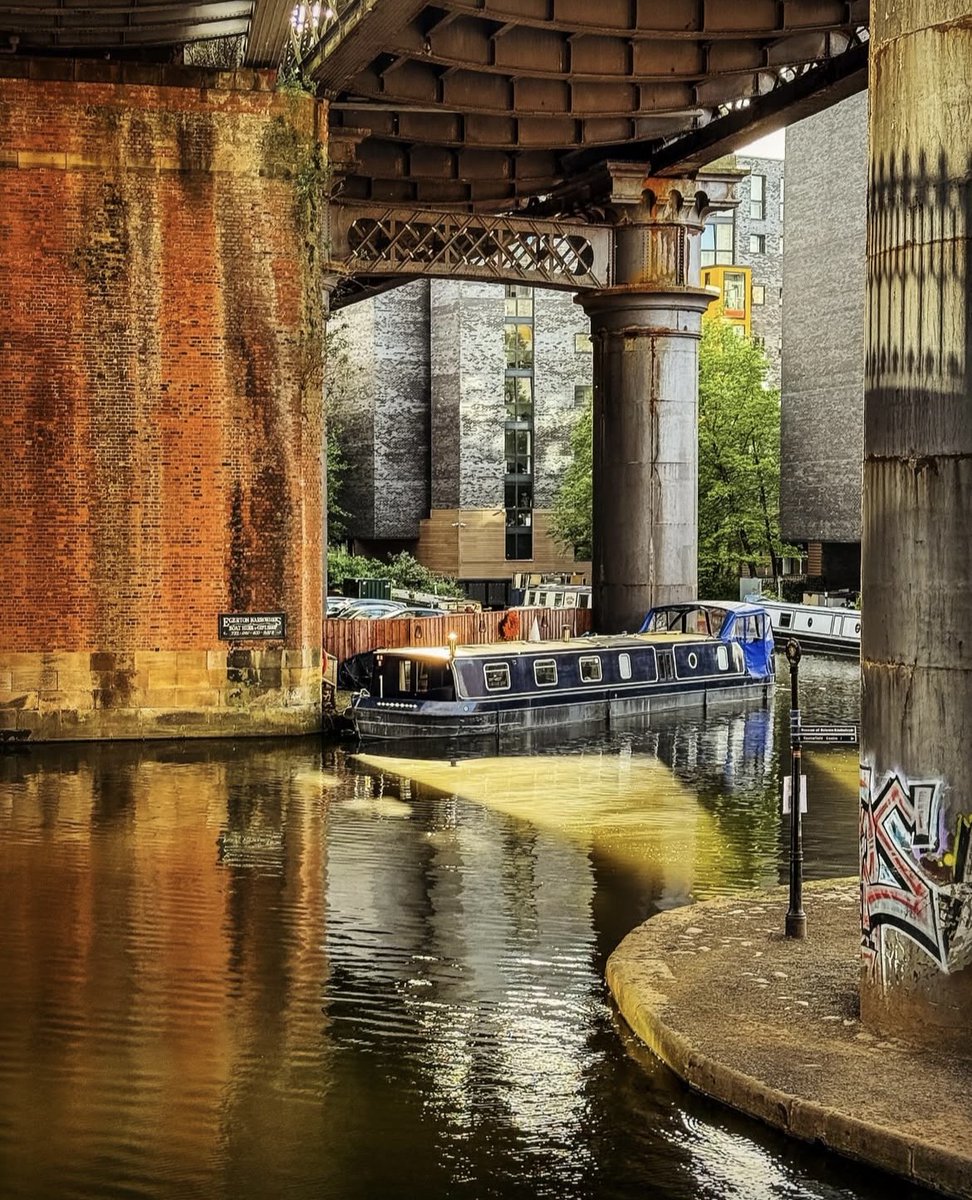 A slightly different angle of Castlefield!

📍Castlefield, Manchester

📸 IG: <a href="/kdnystn/">David C</a> 

#bestofMCR