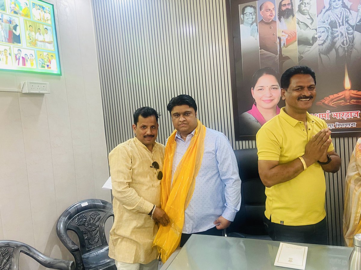 वज़ीरपुर से कर्मठ व जनप्रिय विधायिका बहन श्रीमती <a href="/PunamSharmaBjp/">Poonam Sharma(Bhardwaj)</a> भारद्वाज जी को दीपचंद बंधु अस्पताल के चेयरमैन बनाए जाने पर उन्हें हार्दिक बधाई एवं उज्ज्वल कार्यकाल की शुभकामनाएं प्रेषित की। 💐 💐💐💐 #bjpdelhikeshavpuram #anujsinghbjp <a href="/BJP4Delhi/">BJP Delhi</a> <a href="/ashokbhardwaj47/">Poonam Ashok Bhardwaj Bjp</a>
