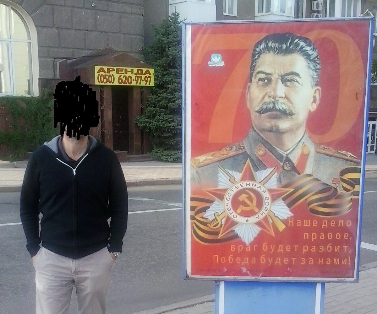 _The_Real_Inigo's tweet image. I work in 2015 in Donetsk. The first time I arrived, driving in from Ukrainian-controlled territory, we traveled 25 kilometers through a no-man’s-land scarred by artillery craters. The first striking image was a bust of Stalin, standing in the asphalt amid the devastation in the…