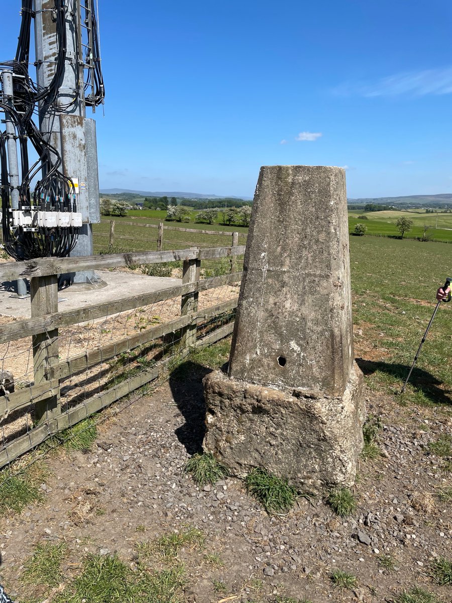 Gisburn Moor trig ….almost  moor  in  than  owt😂
@TrigThursday 
<a href="/trigbagging/">UK Trigbagging</a> 
#TrigPointThursday