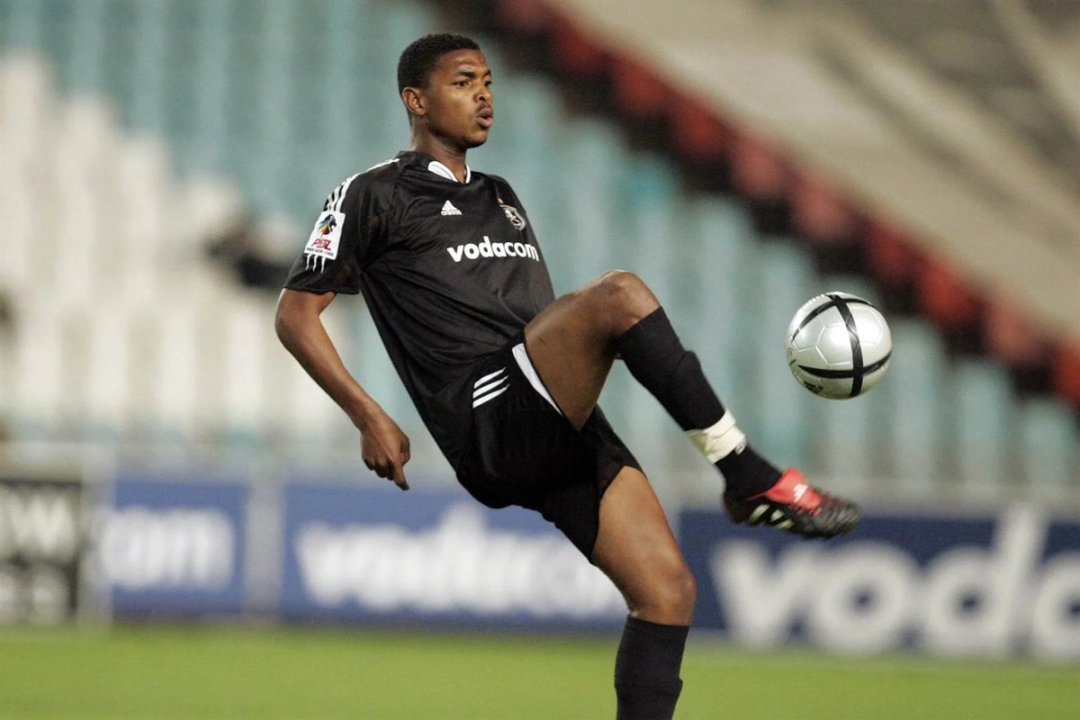 Sizwesakithi (@nkaabanhle) on Twitter photo Former <a href="/KaizerChiefs/">Kaizer Chiefs</a> defender David Kannemeyer scored a total of 19 goals in his professional club career and the evergreen <a href="/orlandopirates/">Orlando Pirates</a> former striker and club legend <a href="/TheBold27/">Phumudzo Manenzhe</a> has an impressive tally of 7 goals from his 5 seasons at Es'godini, wolrd class! Former <a href="/KaizerChiefs/">Kaizer Chiefs</a> defender David Kannemeyer scored a total of 19 goals in his professional club career and the evergreen <a href="/orlandopirates/">Orlando Pirates</a> former striker and club legend <a href="/TheBold27/">Phumudzo Manenzhe</a> has an impressive tally of 7 goals from his 5 seasons at Es'godini, wolrd class!
