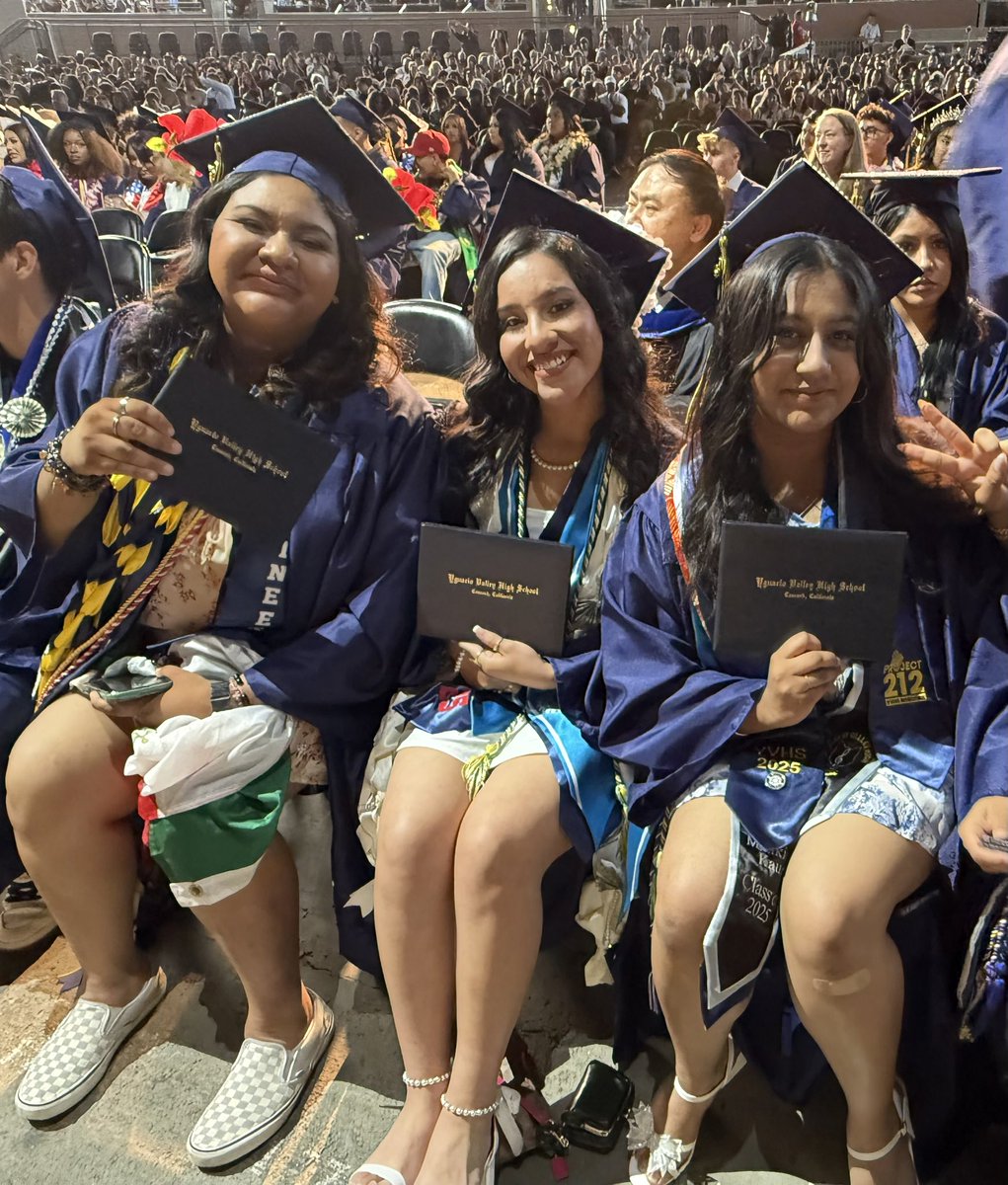 Aline H. Lee tweet media