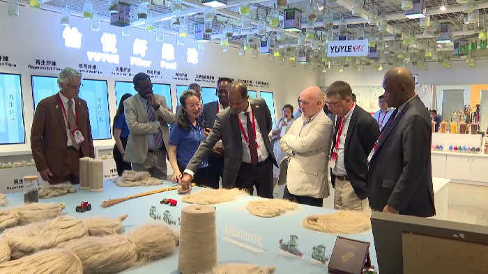 iBinzhou's tweet photo. From May 28 to 30, around 80 guests from over 20 countries gathered in #Binzhou for the Binzhou International Sister Cities Day event. 

On the first day, they toured major industries and innovation centers and experienced the richness of cultural heritage. #InBinzhou #IFCCE https://t.co/1OgzWwe8Jh