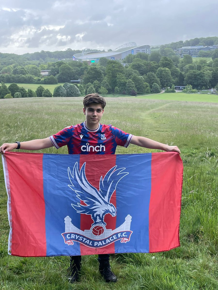 Day 2 of Nate's charity walk from Brighton to Selhurst Park. Yesterday was super tough, 33 miles all in, zig zagging through footpaths and trails. 18 miles to go, Selhurst Park is in sight.

Any support or donations would be amazing

gofund.me/32da180b