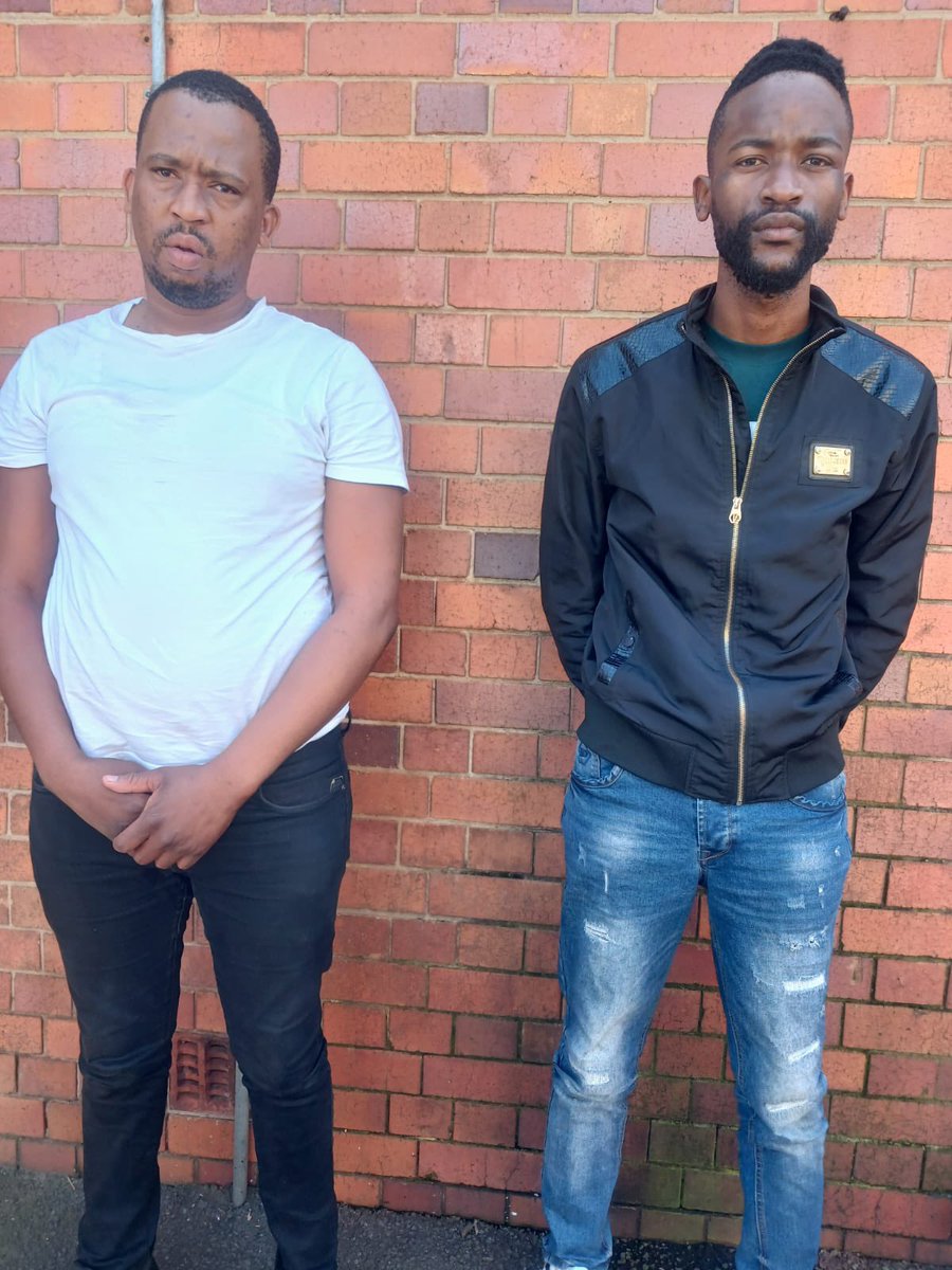 PhilMphela's tweet image. OLORATO MONGALE MURDER CASE

3 suspects are wanted...

FEZILE NGUBANE 

BONGANI MTHIMKHULU (White t-shirt)

PHILANGENKOSI SIBONGOKUHLE MAKHANYA (Black Jacket) 

Suspects are considered to be dangerous.

Members of the public are cautioned not to approach them

If seen,…