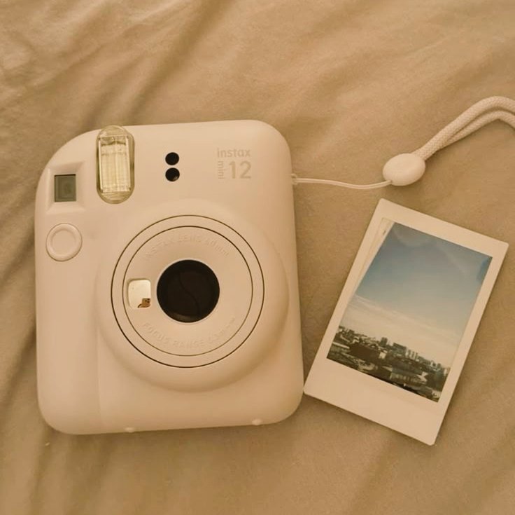 _dresztine's tweet image. .ᐟ an #ashdres au, wherein ; 

ashtine and andres never planned to live together. but when their parents decide it's time for them to grow up and be independent, they're pushed into sharing one apartment.