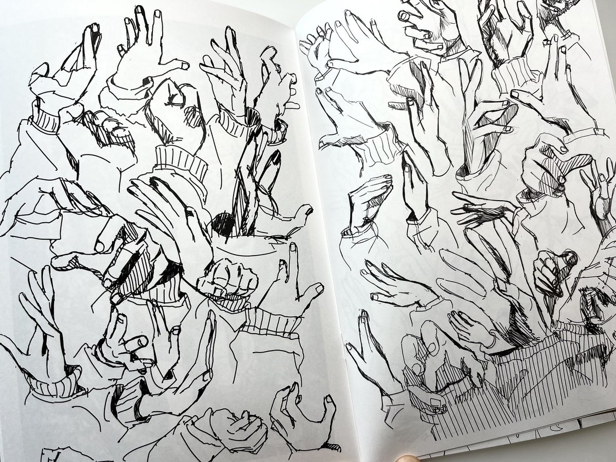 コミティアに持っていく本
落書きとか手のスケッチが載ってます 