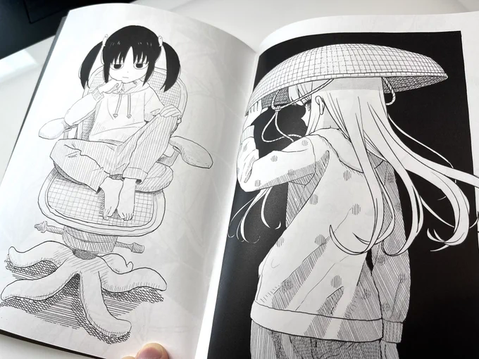 コミティアに持っていく本
落書きとか手のスケッチが載ってます 