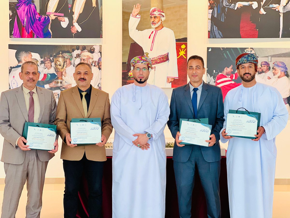 #تعليمية_ظفار #تعلم_مستدام
#تعليمية_ظفار_تشكر_معلميها 
أخلص  التهاني وأجمل الأماني إلى كل الزملاء الأفاضل المكرَّمين اليومَ في حفل  يوم المعلّم للعام الدراسي 2025م بحضور مدير المدرسة السعيدية بصلالة الفاضل  الأستاذ محمد باعمر المحترم.
2025/5/29