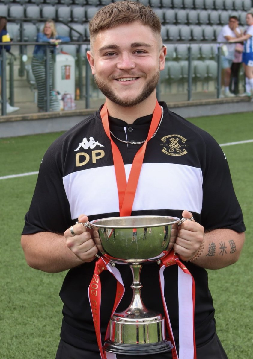Everyone at Carmarthen Town FC Women would like to wish our head of social media and one of our coaches a happy birthday, Diolch Damien💛🖤

#UnHenAur #OneOldGold