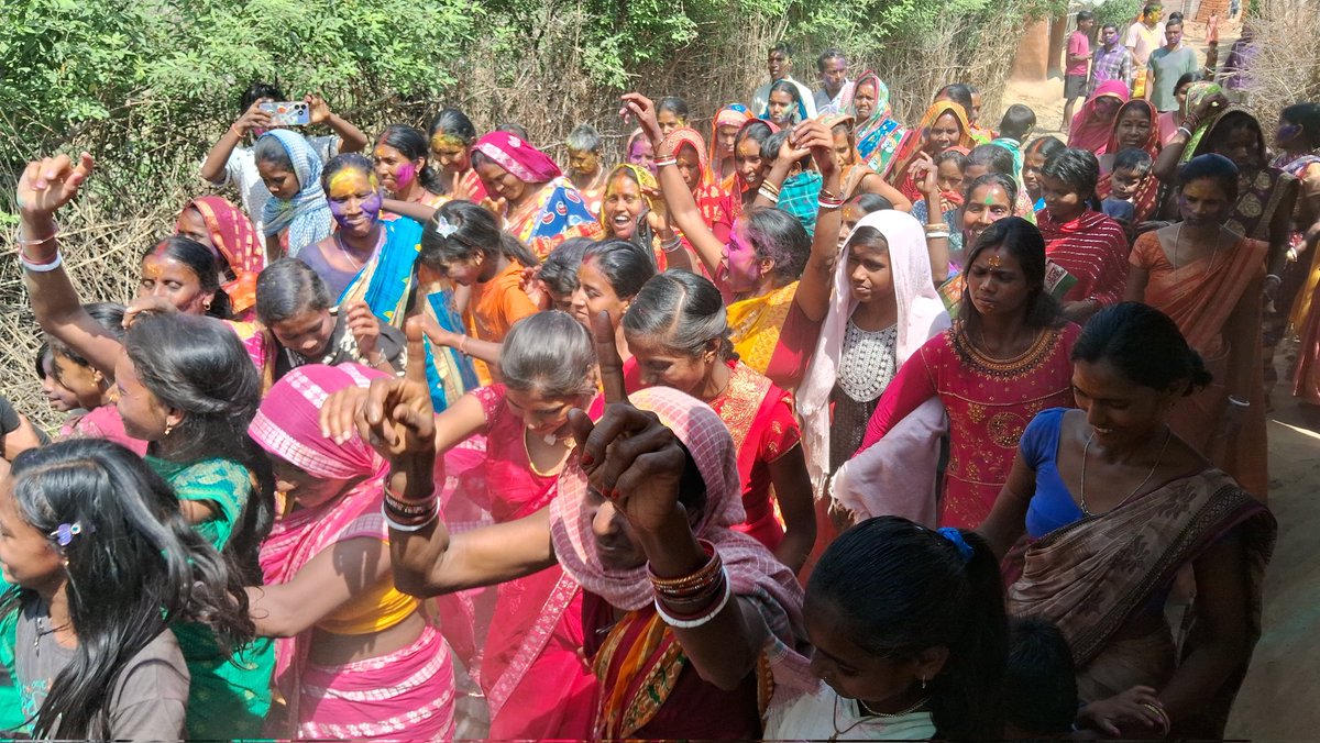 salukdihlive's tweet photo. SalukdihLive के ऑफिशियल अकाउंट पर स्वागत है! यहाँ आपको हमारी समृद्ध सांस्कृतिक विरासत, पारंपरिक उत्सव, लोक नृत्य, संगीत, और गांव की अनूठी कहानियों के वीडियो मिलेंगे। हमारा उद्देश्य हमारी संस्कृति को दुनिया तक पहुंचाना और समुदाय को एकजुट करना है। हमारे साथ जुड़ें रहे !
#Salukdih https://t.co/OtynOjsEzm