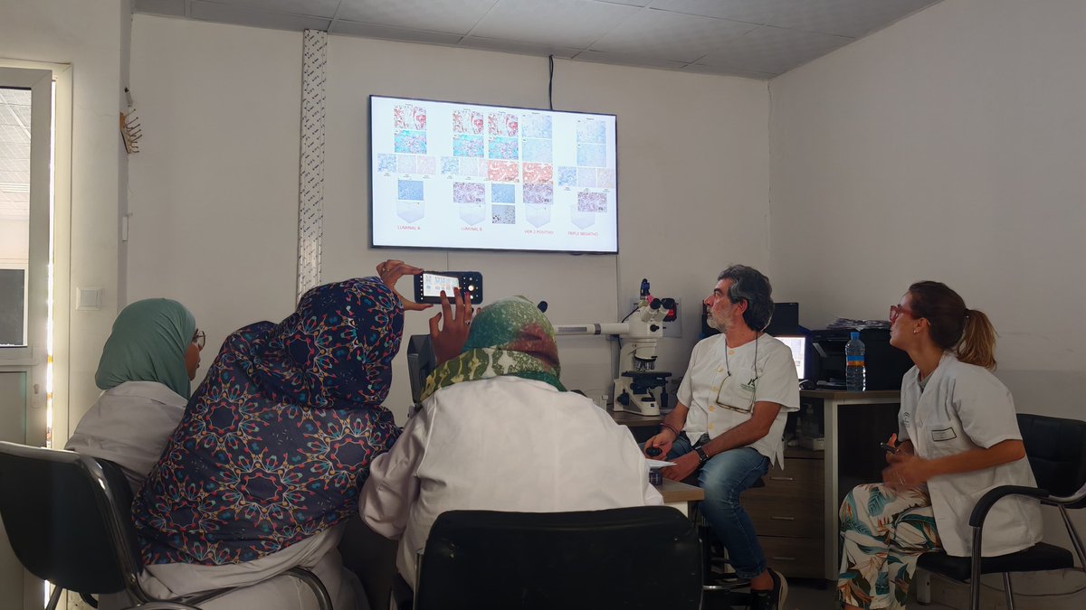 Hospital Virgen Macarena (@huvmacarena) on Twitter photo 4 facultativos del <a href="/HUVMacarena/">Hospital Virgen Macarena</a> se han desplazado este mes al Centro Nacional de Oncologia en #Nouakchott (Mauritania) con <a href="/humancoop/">HumanCoop</a> para llevar a cabo una comisión piloto oncológica multidisciplinar, con el fin de evaluar necesidades del Centro y establecer futuras sinergias🫶 4 facultativos del <a href="/HUVMacarena/">Hospital Virgen Macarena</a> se han desplazado este mes al Centro Nacional de Oncologia en #Nouakchott (Mauritania) con <a href="/humancoop/">HumanCoop</a> para llevar a cabo una comisión piloto oncológica multidisciplinar, con el fin de evaluar necesidades del Centro y establecer futuras sinergias🫶