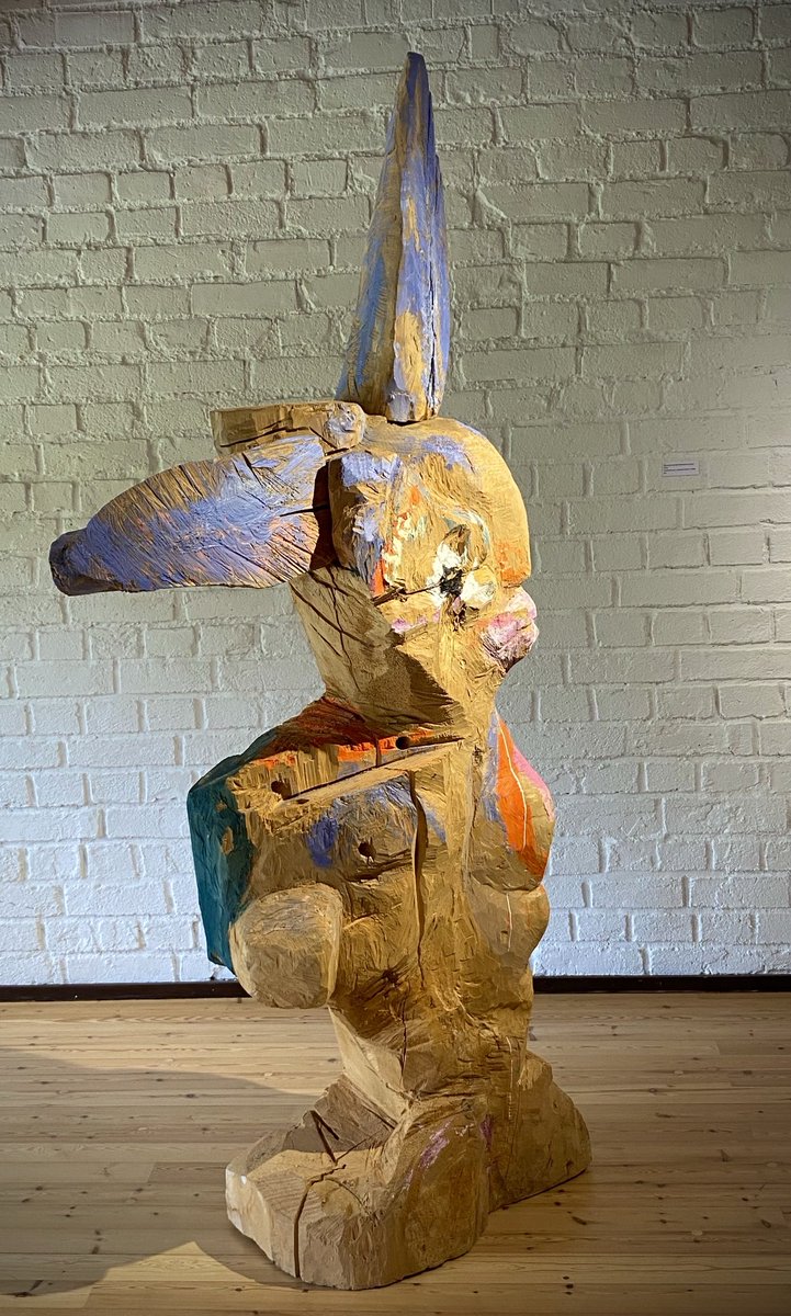 jyrkikil's tweet image. Suomen lasimuseossa ⁦@RiihimakiCity⁩ on iloinen Jasmin Anoschinin (menikö oikein) näyttely. #taide