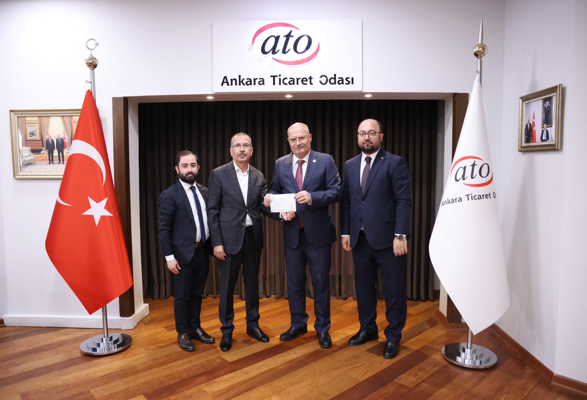 Türkiye Diyanet Vakfı görevlileri Sayın Ahmet Kandemir, Sayın Cihat Hülagü ve Sayın Muhammed Kaya ile bir araya geldik.

Manevi derinliği yüksek, toplumsal yardımlaşma ve paylaşma bilincini pekiştiren Kurban Bayramı öncesinde, ülkemizde ve dünyanın dört bir yanında ihtiyaç
