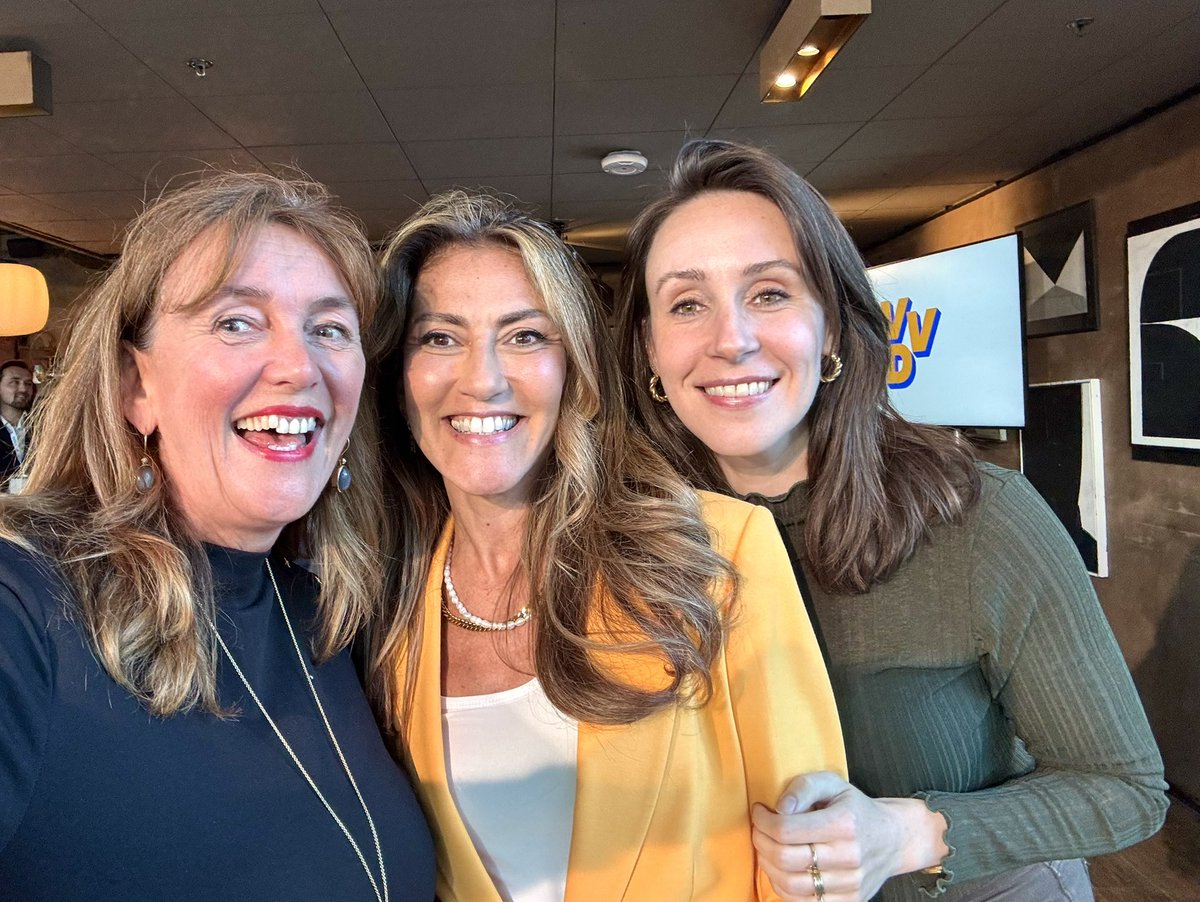 marjaruigrok's tweet image. Met de @VVD_HLMR naar bijeenkomst over #groei #tech #kansen