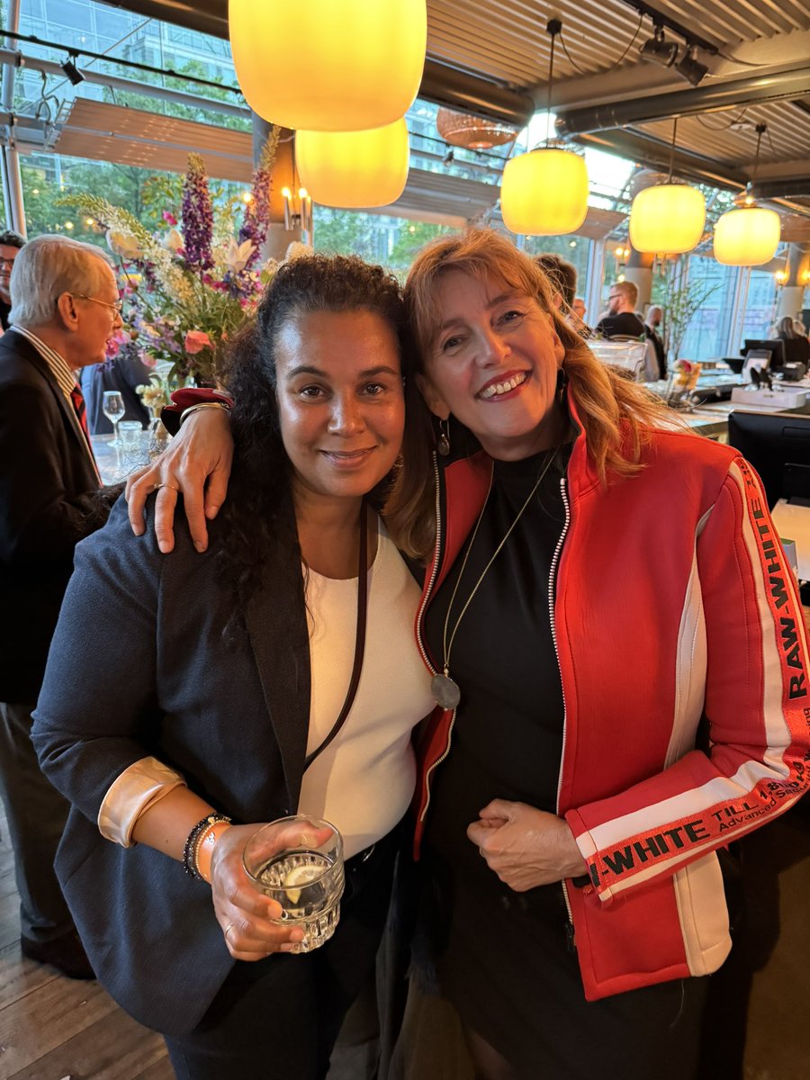 marjaruigrok's tweet image. Met de @VVD_HLMR naar bijeenkomst over #groei #tech #kansen