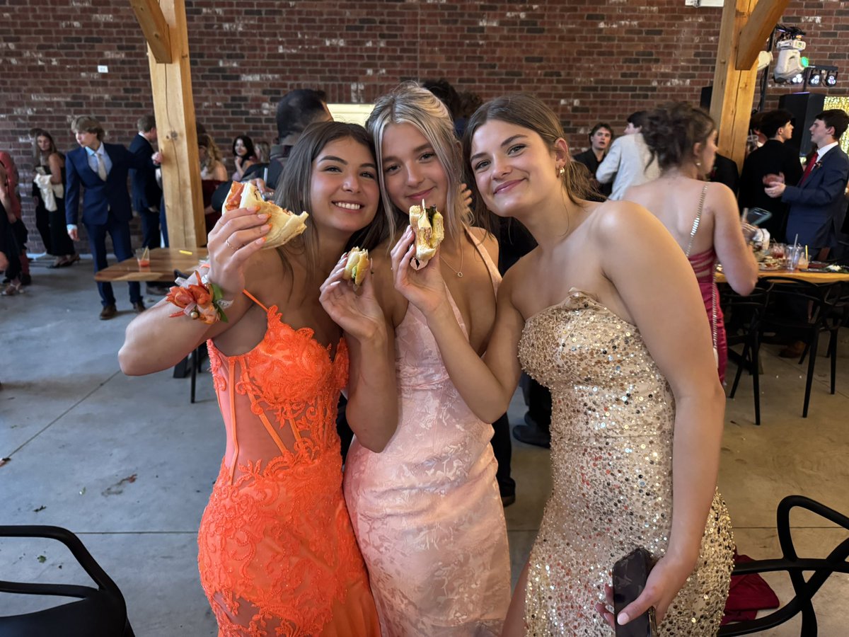The rain didn't stop the SPCSS Grads from enjoying their Prom @farmhillweddings. Thank you to the Prom Committee &amp; staff volunteers for making this beautiful  evening possible. @pvnccdsb #BeingCommunity