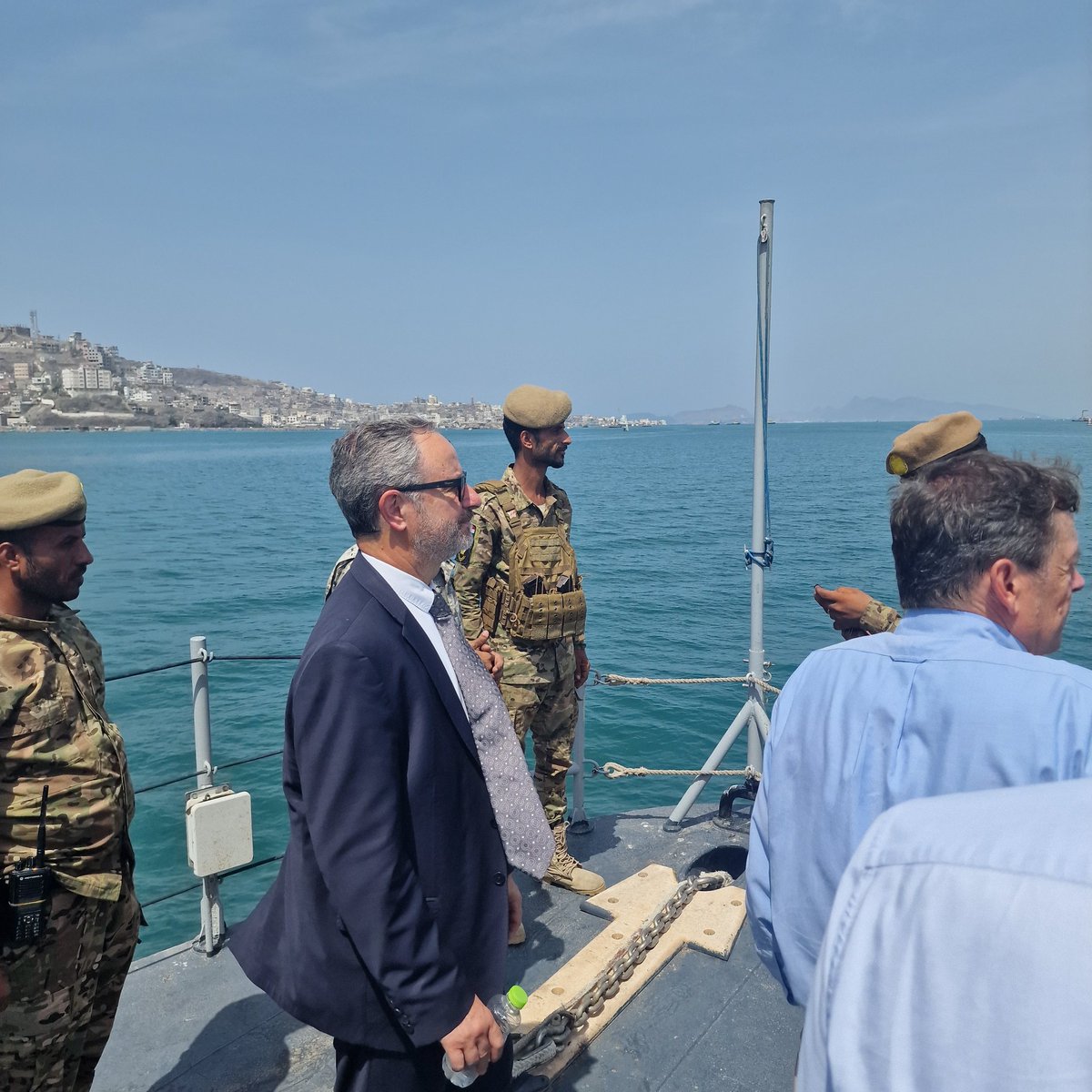 EU HoMs visited Yemeni Coast Guard HQ in Aden today, discussed with YCG Chairman Major General Al Qamali ways to help address the many challenges they are facing. The Ambassadors reiterated EU support to YCG and to efforts to ensure maritime security in Yemen.