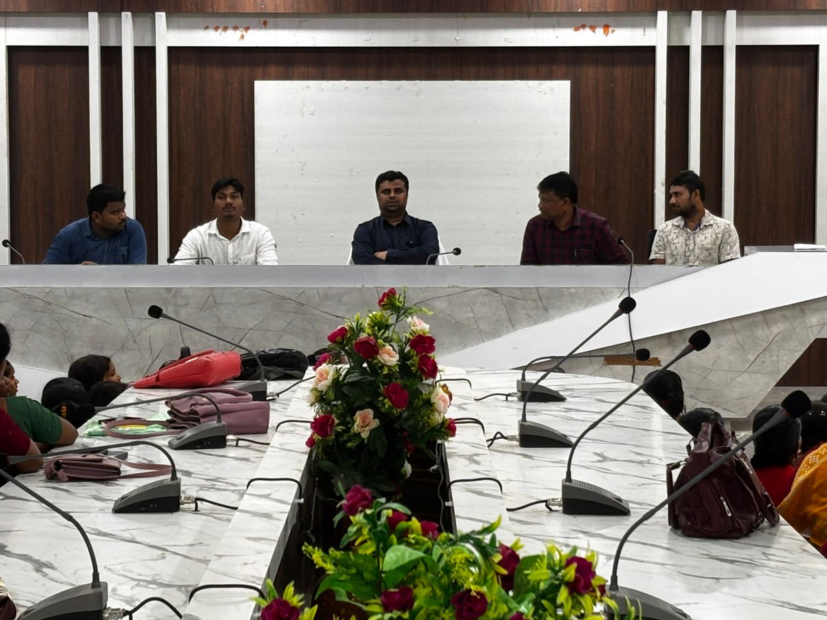 BlockPodia's tweet image. Conducted awareness to OLM community cadres ,AWWs, ASHAs for prevention of denge,malaria ,chikungunya  fever at block conference hall  in chairmanship of BDO #podia and Medical Team.
@zp_malkangiri @dmmalkangiri @prdw_odisha @cmo_odisha