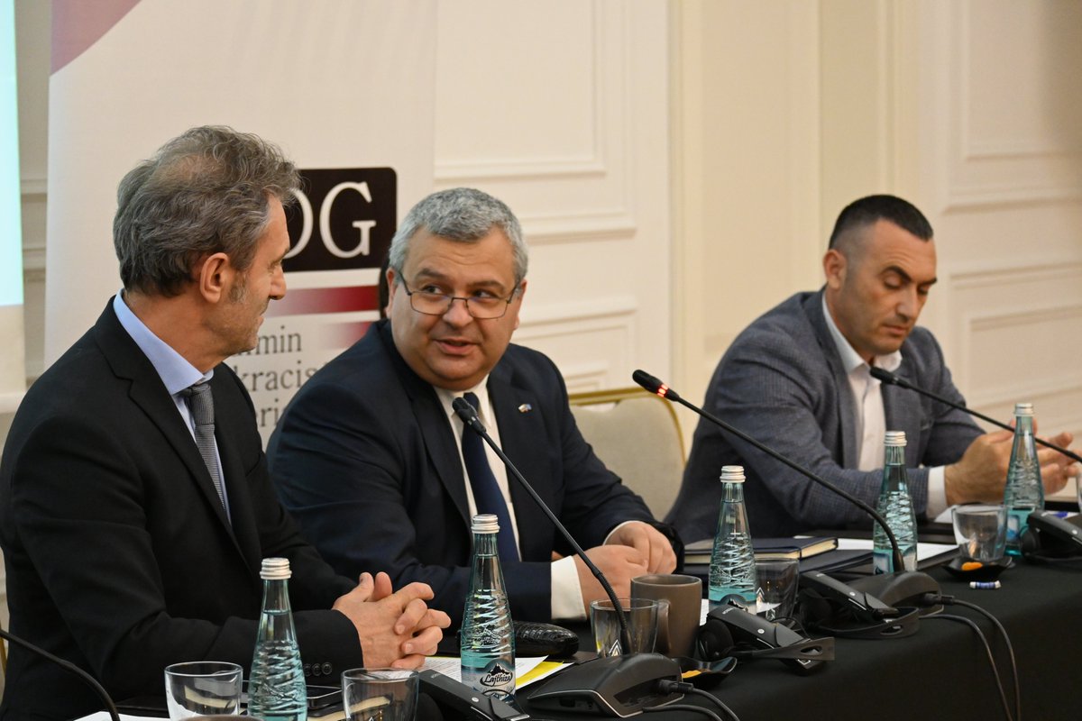 CSDGALBANIA's tweet photo. 📢@CSDGALBANIA launched the project “Administrative approach against organized crime”, supported by Embassy of the Republic of Bulgaria in Albania 🇧🇬. A step forward in prevention through administrative action &amp; stronger rule of law. 🇦🇱🇪🇺
#Administrativeopproach #EUintegration https://t.co/2n6vjXocN5