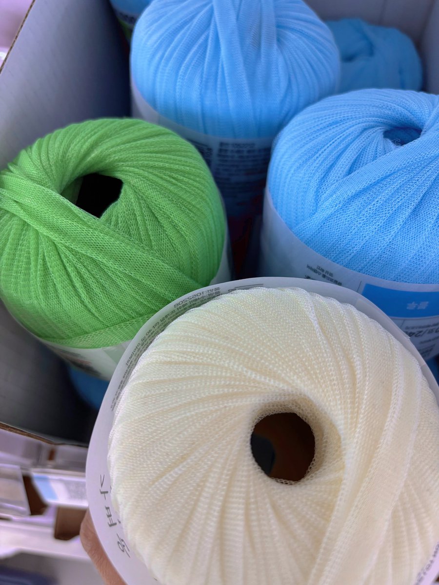 뜨친 여러분 다이소에 다루마 튜브 같은 실 나온거 아세요¿